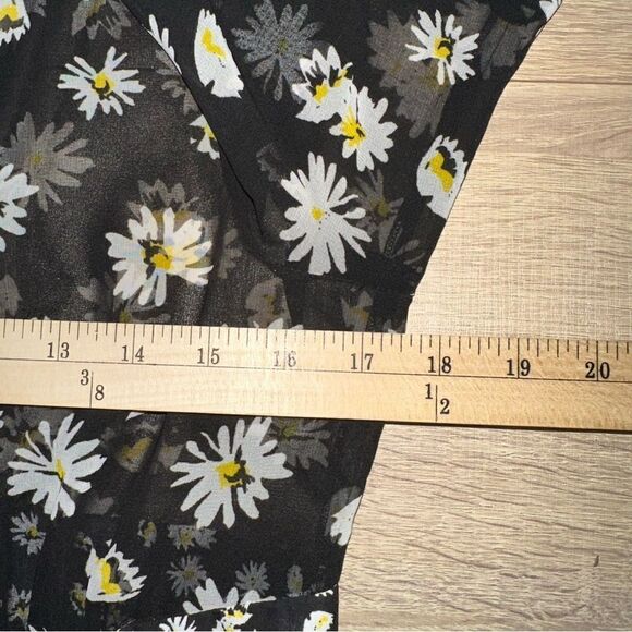 cAbi 5816 Kimono‎ Women's Medium Black Daisy Floral Short Sleeve Sheer Boho Wrap - Picture 10 of 12